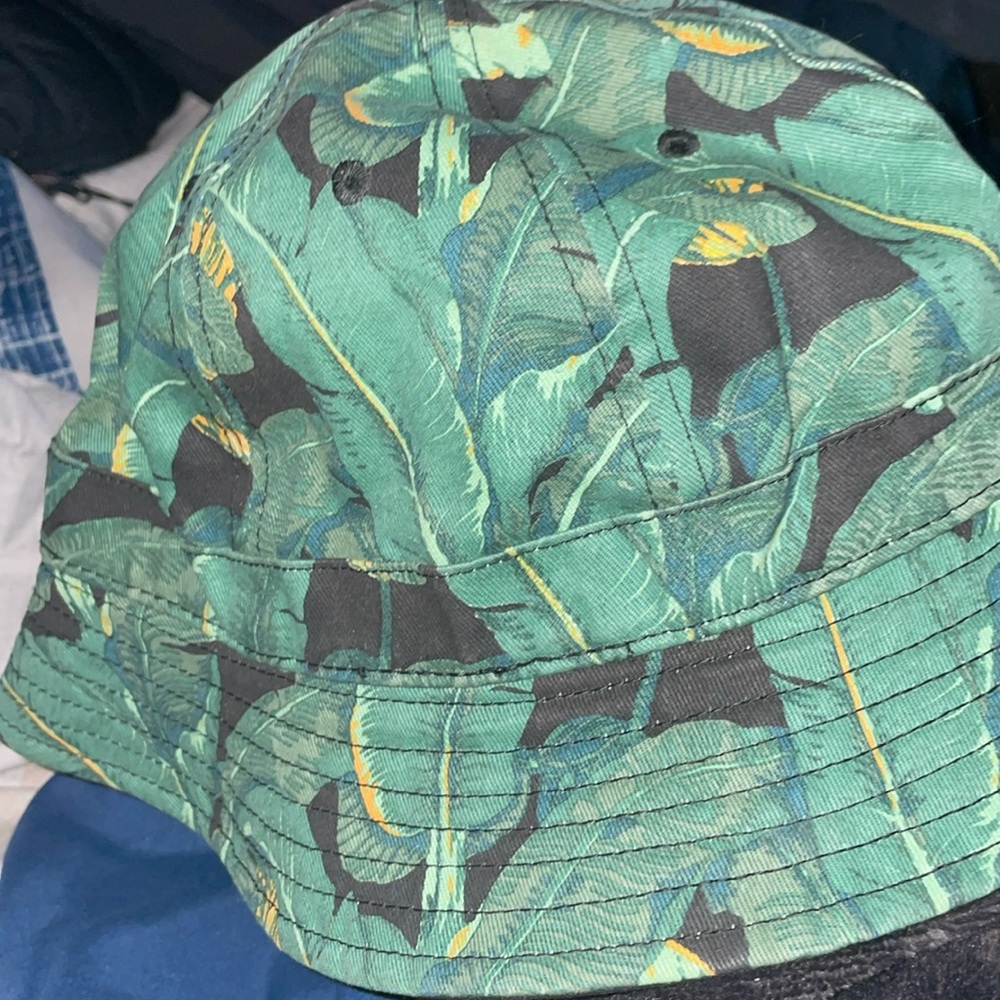 10 deep bucket hat